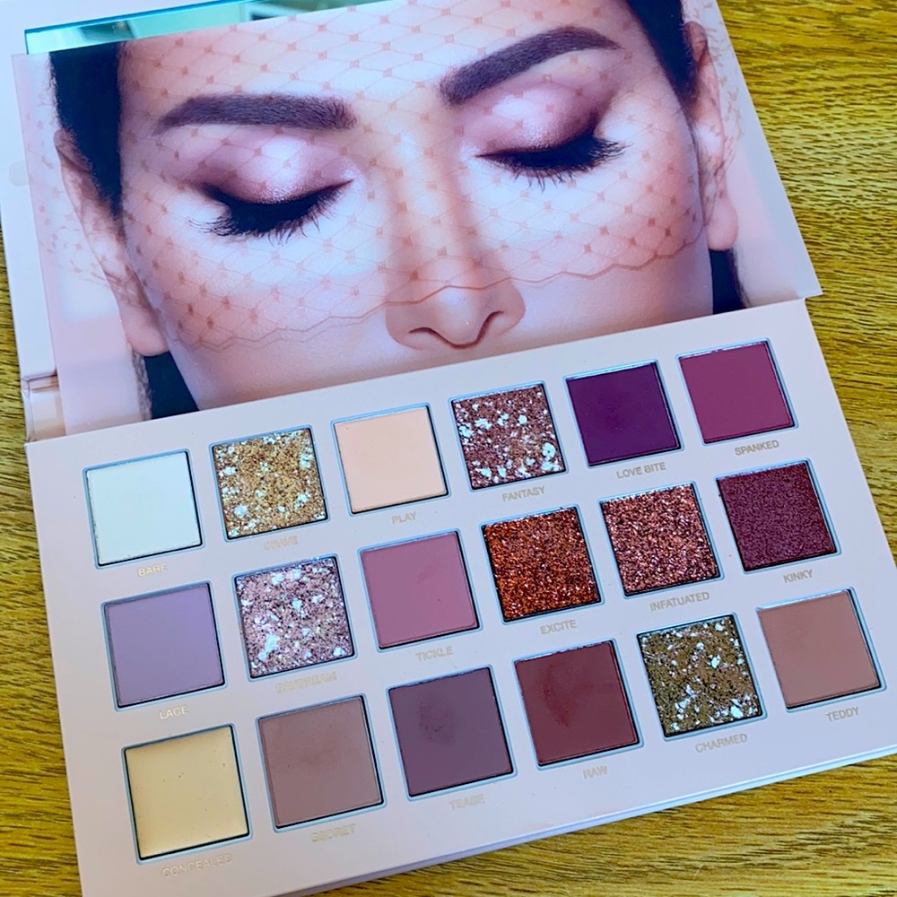 HUDA BEAUTY Nude Palette